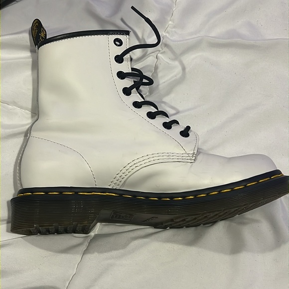 Dr Marten’s White 11821 Lace-Up Boots Women’s 8 - Picture 4 of 9